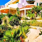 شقة In Mit Schoenem Garten By Interhome *